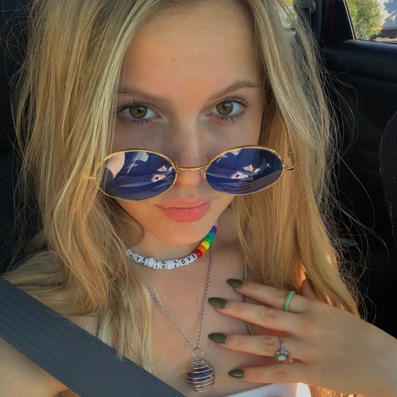 Meet your Posher, Anna - Picture 1 of 1